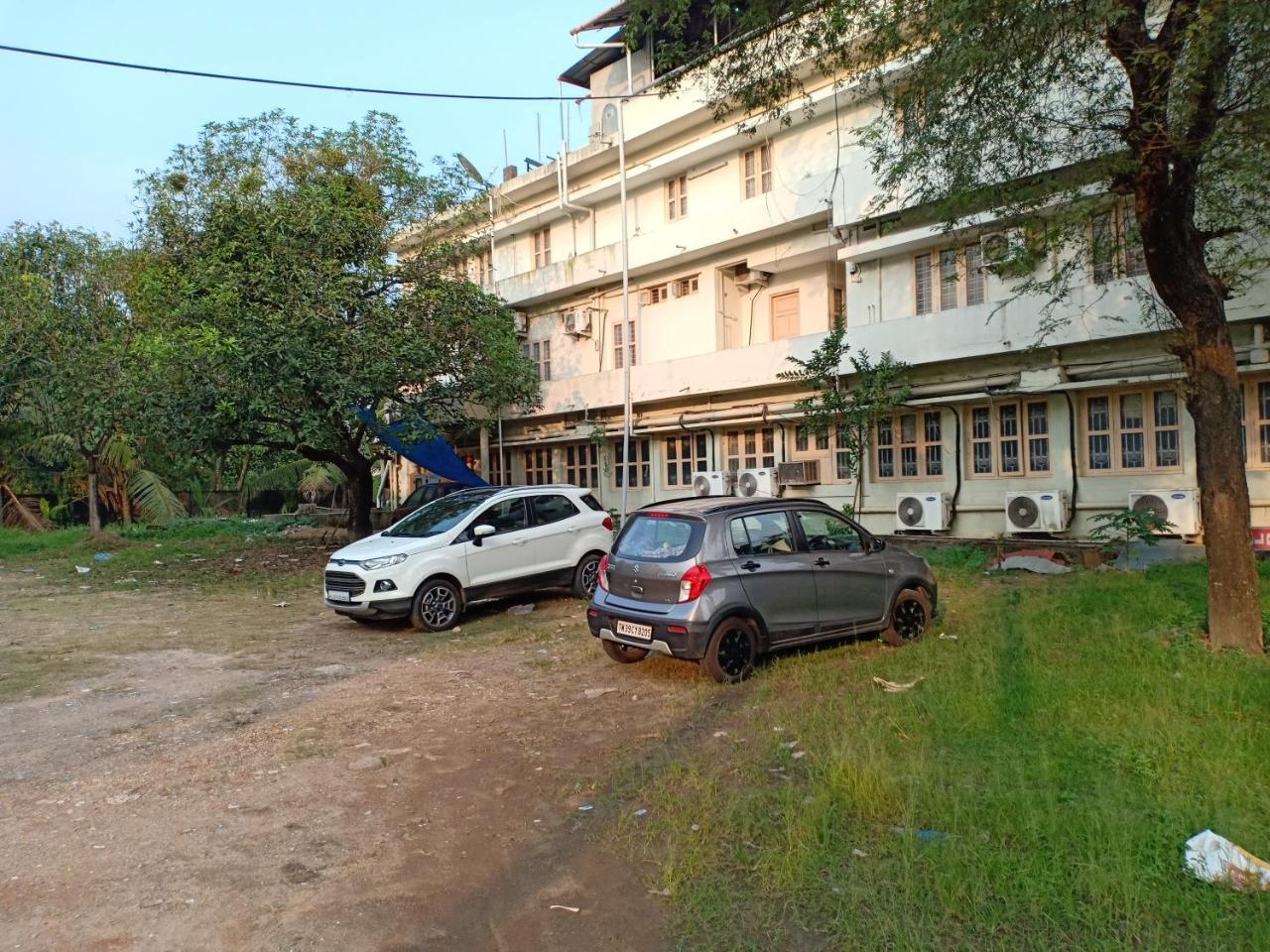 Hotel Woodlands Chottanikara Экстерьер фото