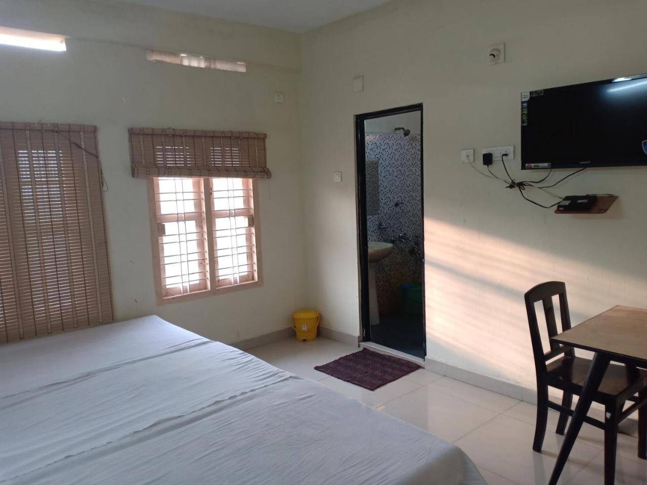 Hotel Woodlands Chottanikara Экстерьер фото